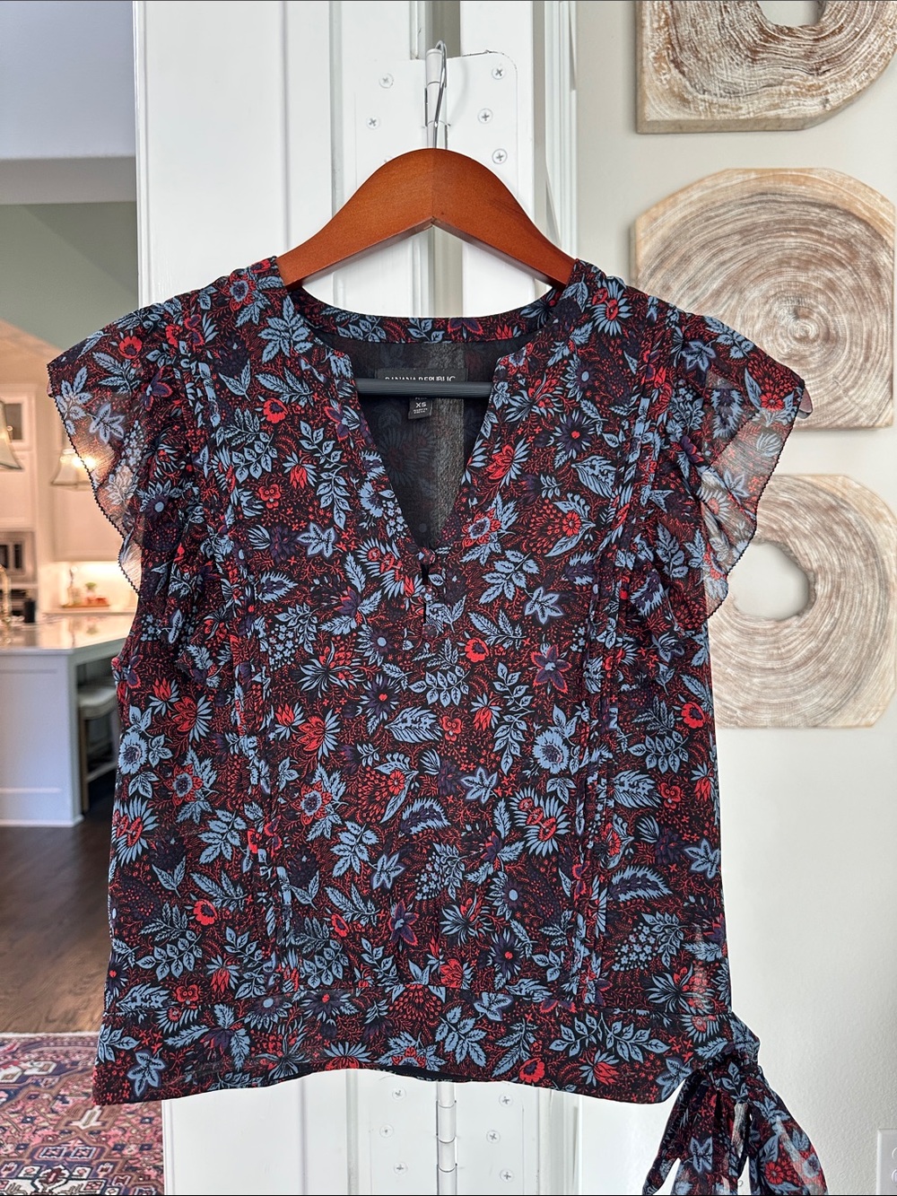 Banana Republic Navy Floral Tie-Hem Flutter Blouse with Red Accents